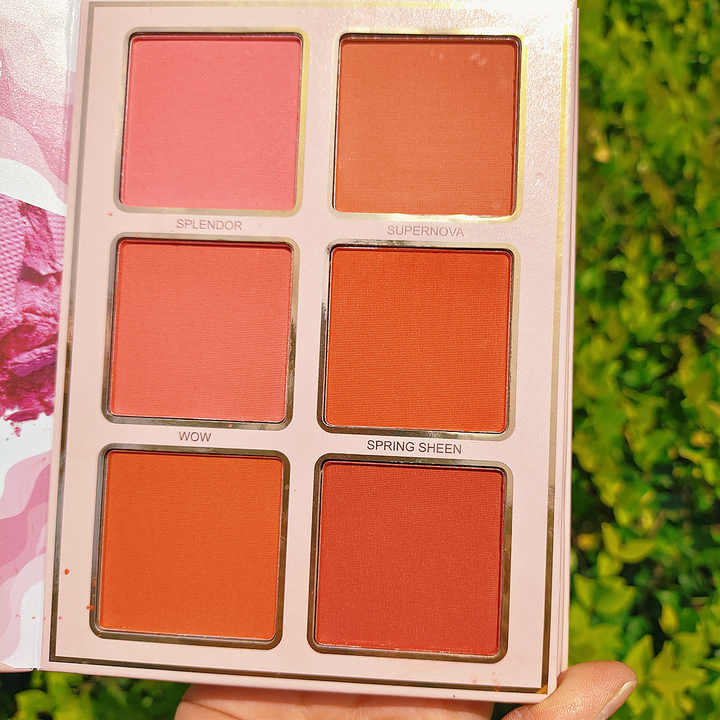 دفتر ميكب العيون