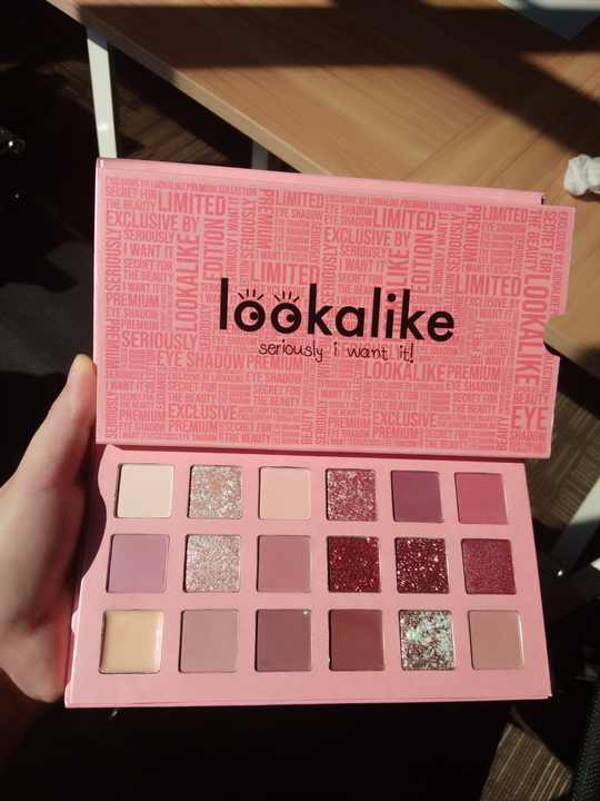 لوحة مكياج العيون ظلال العيون اللامعة الاحترافية