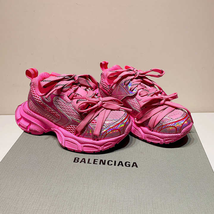 Comfortable girls' sneakers 