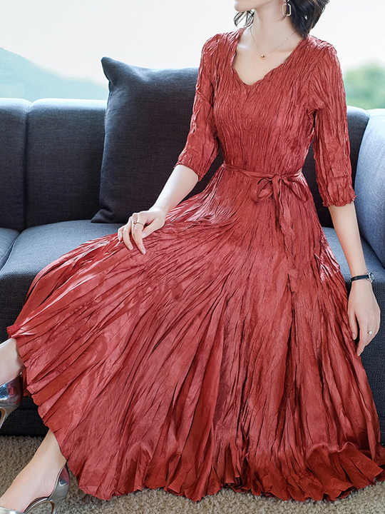 فستان نسائي نمط اجنبي