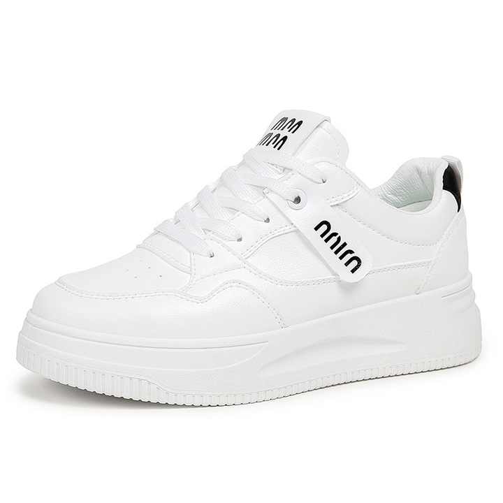 حذاء رياضي  نسائي أبيض