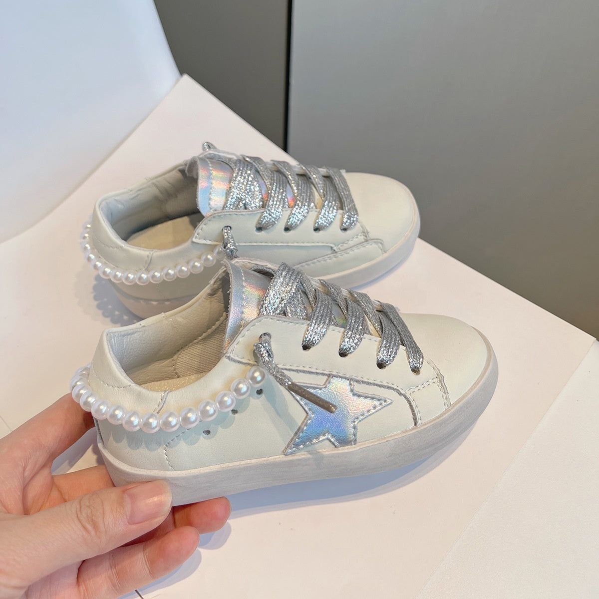 حذاء مسطح بنات جديد