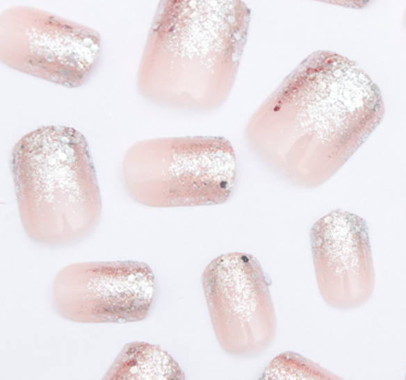 artificial nails 