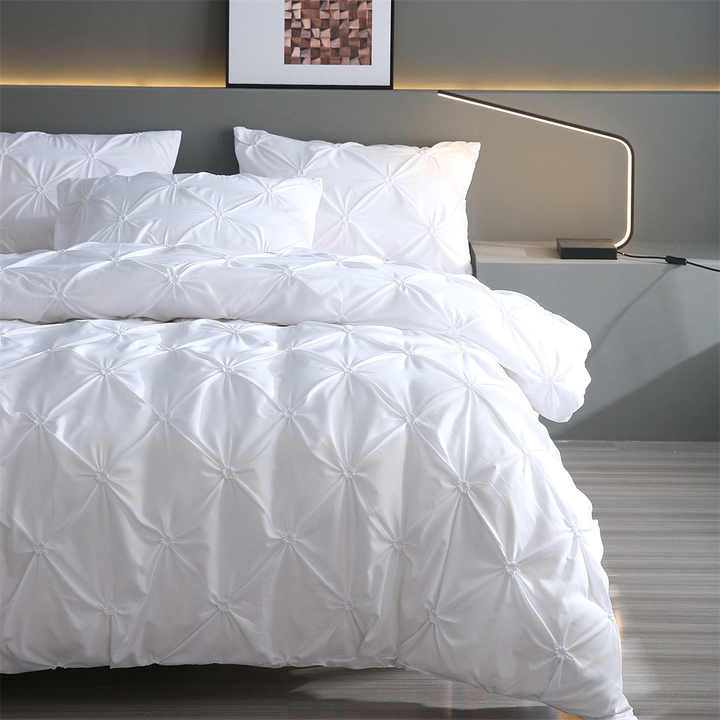 Luxury lightweight bed sheet set 