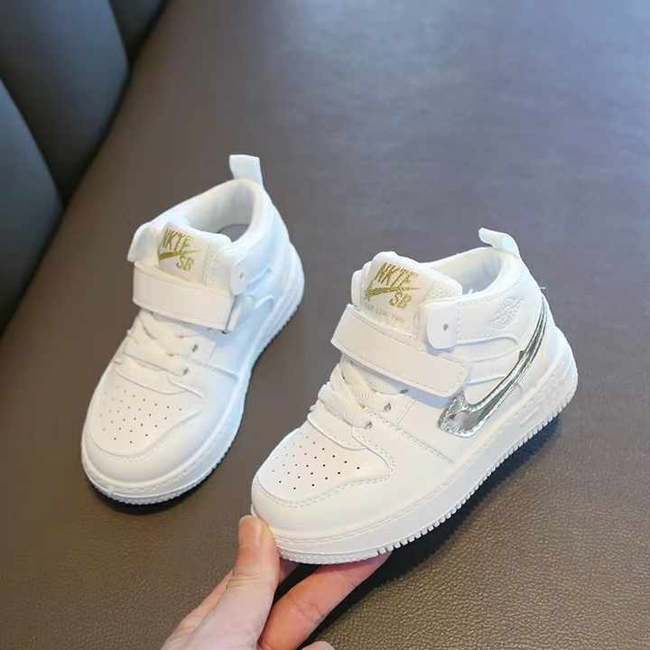Girls' sports shoes 