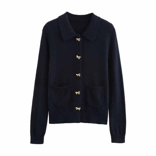 Knitted cardigan with sleeves
