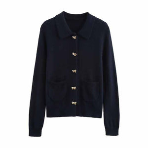 Knitted cardigan with sleeves