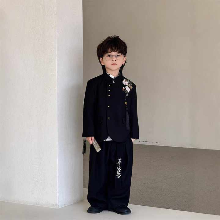 Chinese Style Boys Tang Suit New Design Embroidered 
