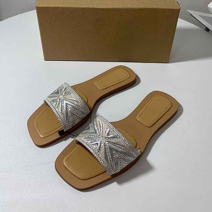 Women's shoes