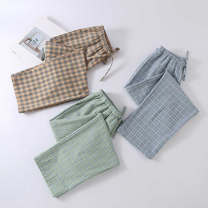 سراويل النوم الرجالية المصنوعة من القطن . Men's sleep pants made of pure cotton