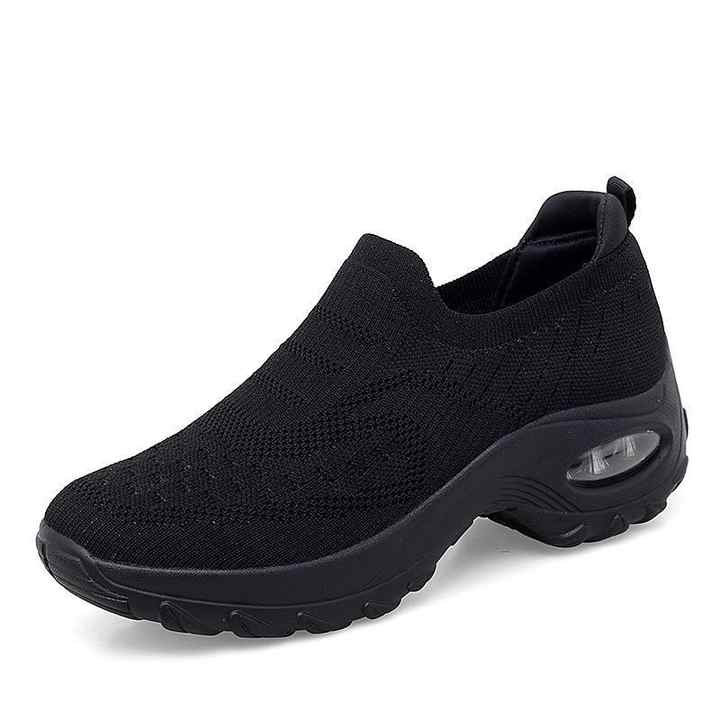 Women's sports shoes 