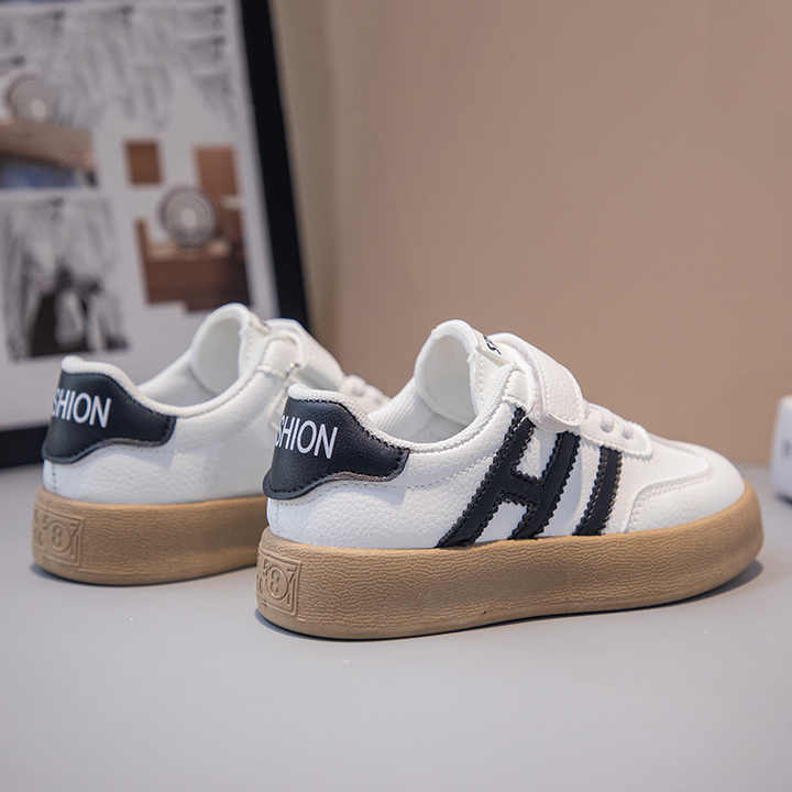 حذاء رياضي للأطفال كاجوال خفيف . Kids Casual Lightweight Sneakers