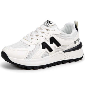 Women's sports shoes 