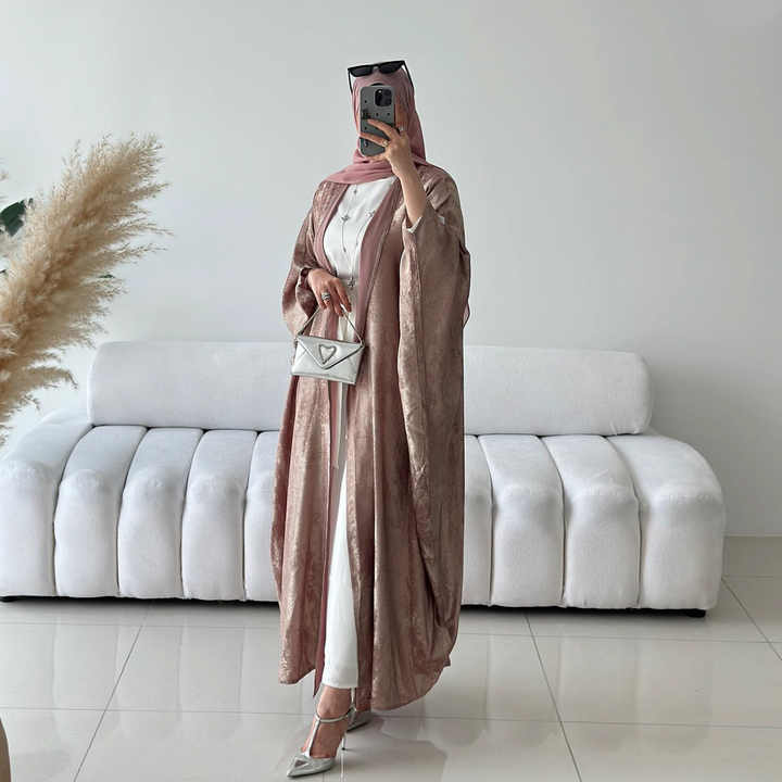 عبايه ملونه انيقه و عصريه