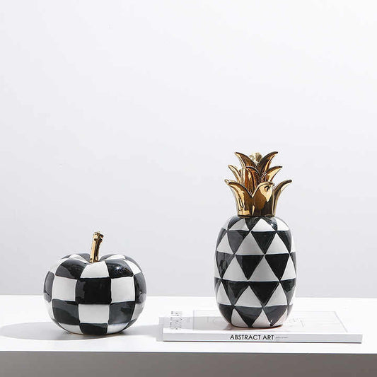جرة زخرفية حديثة فاخرة من السيراميك . Modern luxury ceramic decorative jar