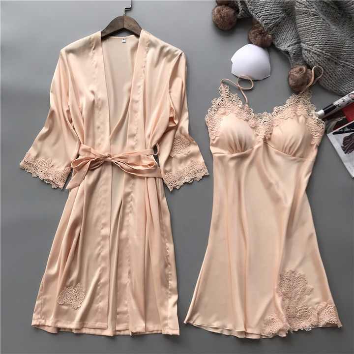 Women's sleepwear 
