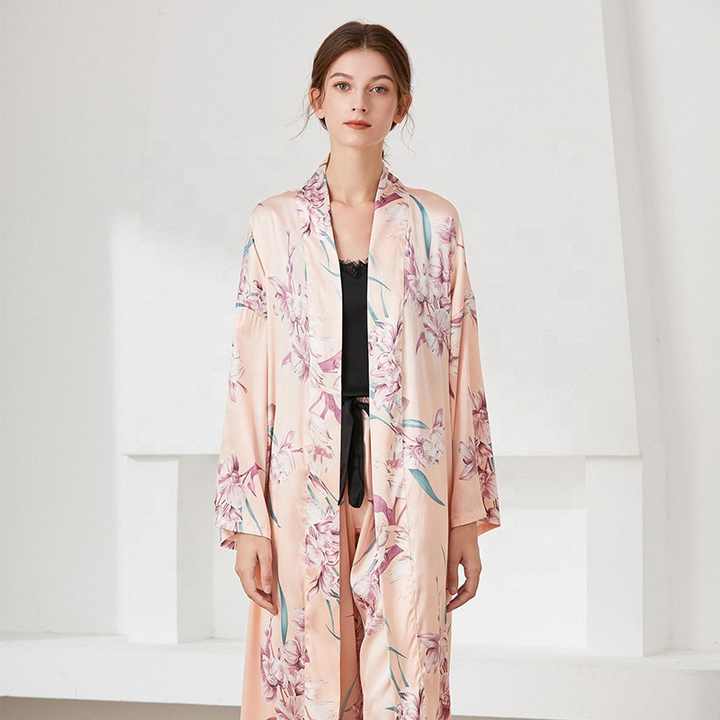 الخريف ملابس للنوم سيدة 3 قطعة نوم الحرير منامة رداء مجموعة الأزهار بيجامة الحرير ليلة دعوى للنساء Autumn Sleepwear Women 3 Pieces Silk Sleepwear Pajamas Robe Set Floral Silk Pajamas Night Suit for Women