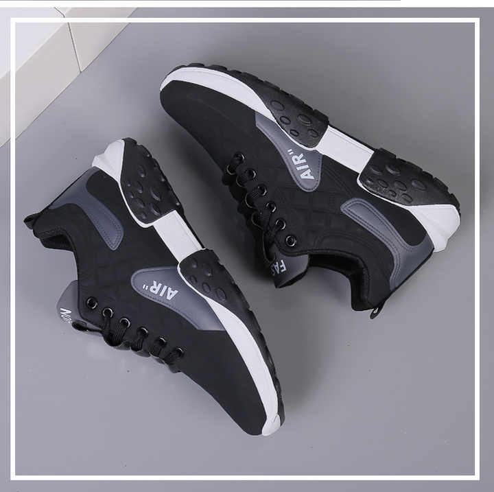 Fashionable running shoes 