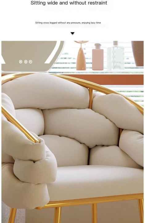 كرسي ترفيهي مخملي مع أرجل ذهبية مع مكياج منجد لغرفة المعيشة وغرفة النوم Velvet leisure chair with gold legs with upholstered makeup for living room and bedroom