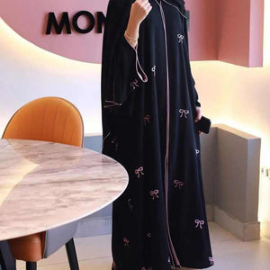 Black abaya fashion 