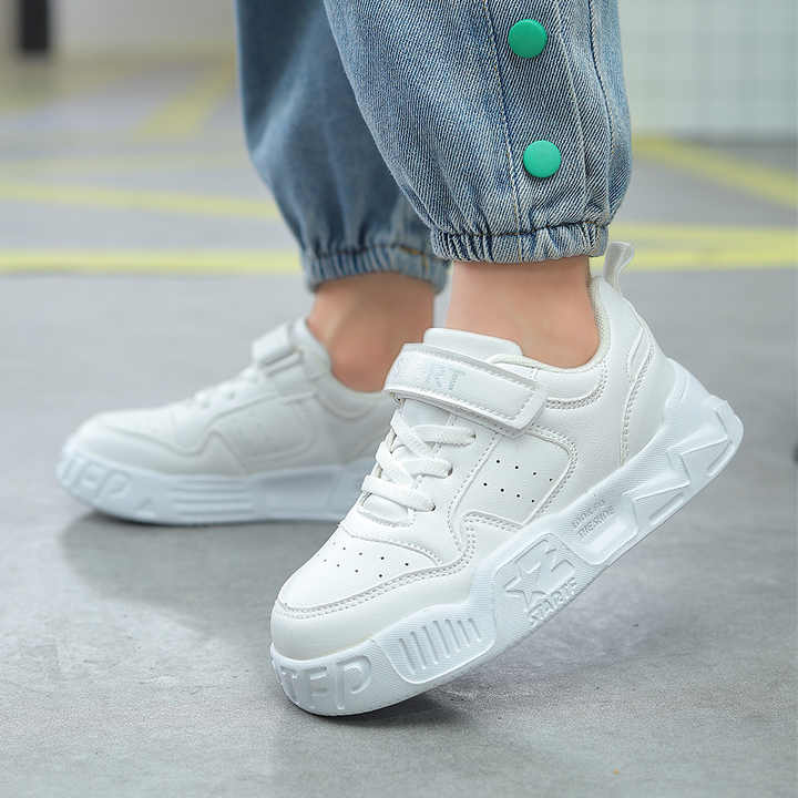 Girls' casual sneakers 