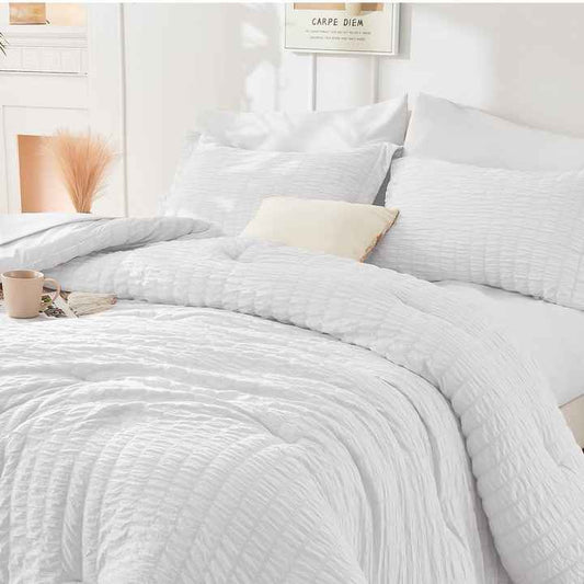 Luxury Home Textile Designer Polyester Fabric Bedding Set. 