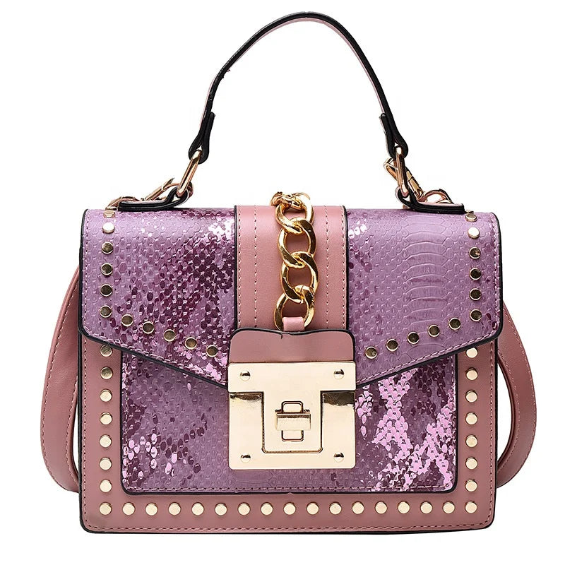 Stylish women's handbags at great prices 