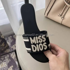 Women's shoes 