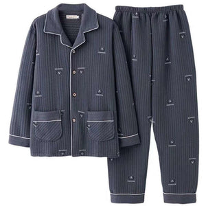 Men's 2-piece long-sleeved pajama set. 