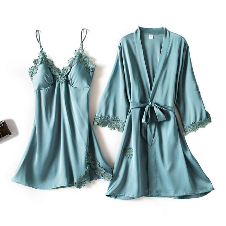 طقم نوم نسائي