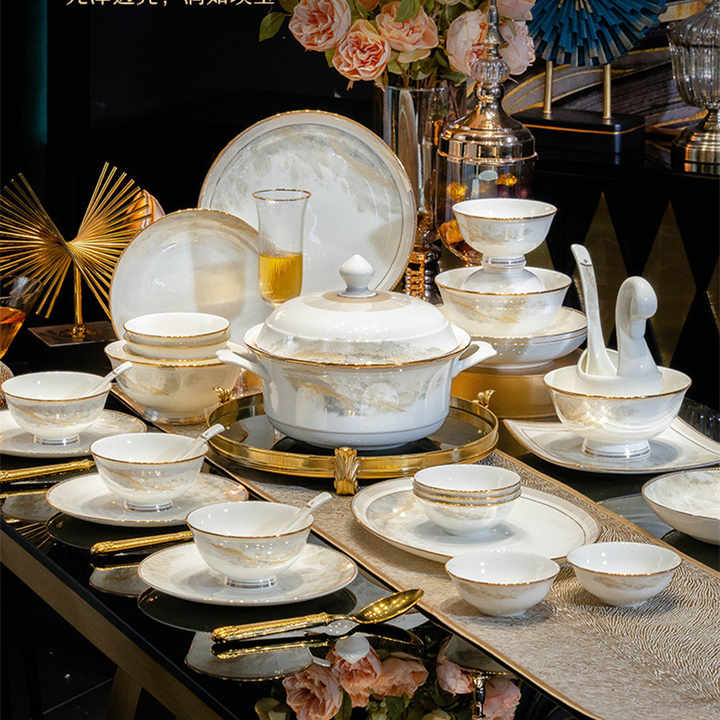 أطباق فاخرة من العظام الصينية بحافة ذهبية Luxury Bone China Plates with Gold Rim Dessert Plates