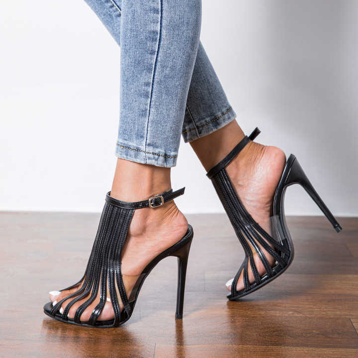 صنادل نسائية فاخرة مصممة بإبزيم معدني مخصص و