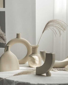 Home Decor Ins Circle Creative Design Handmade Circle Decorative Ceramic Flower Small Flower Vase Hug Donut Vase Setديكور المنزل إنز دائرة تصميم إبداعي دائرة يدوية الصنع مزخرفة زهرة سيراميك صغيرة فازة زهور Hug طقم فازة دونات