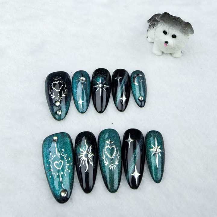 Almond nail shape green nail cool cat eye nails 