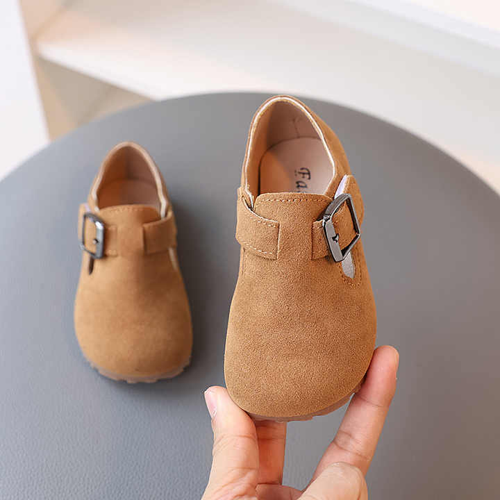 Boys' sandals made of natural leather 