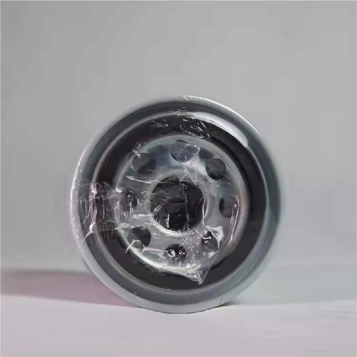 Engine oil filter element cooling system 