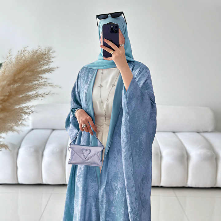 عبايه ملونه انيقه و عصريه