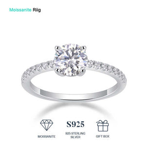 Women's engagement ring 
