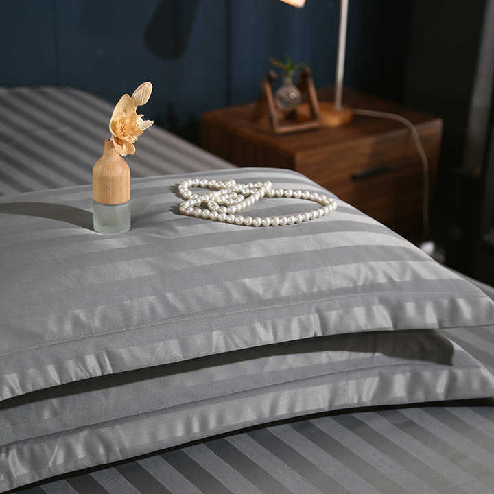 Luxury modern hotel striped bed sheet set available in 