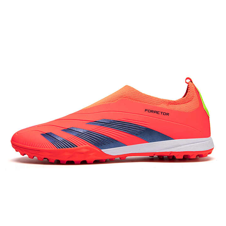 Breathable soccer training shoes 