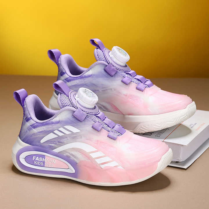 New high quality sneakers. 