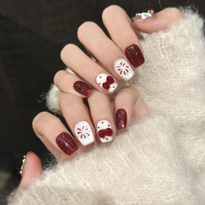 Luxury Red Nail Art 