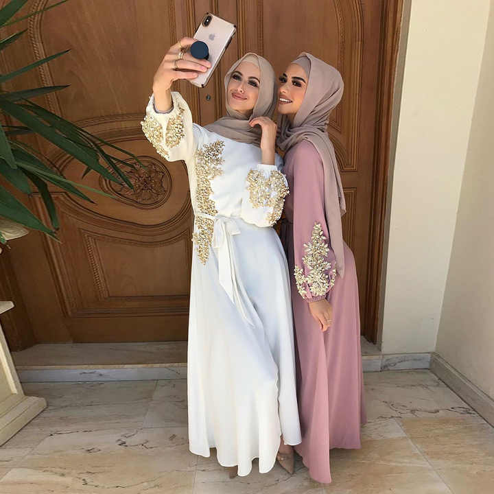 Caftans and jalabiyas 