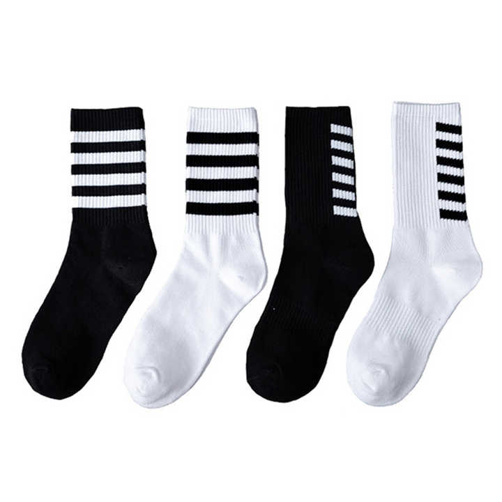 &nbsp;جوارب رياضية للرجال سوداء وبيضاء بشعار مخصص من القطن الخالص مقاومة للانزلاق Men's Black and White Custom Logo Pure Cotton Non-Slip Athletic Socks