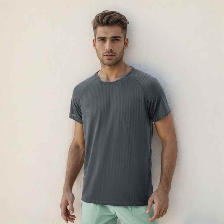 تيشرت رياضي سريع الجفاف - Quick-drying sports t-shirt