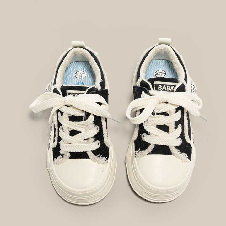 أحذية أطفال بنعل ناعم ، حذاء كاجوال للأطفال . Soft sole children's shoes, children's casual shoes, non-