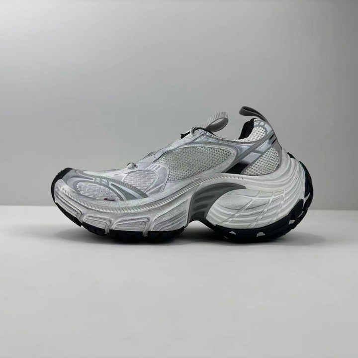 Chunky walking style sneakers 