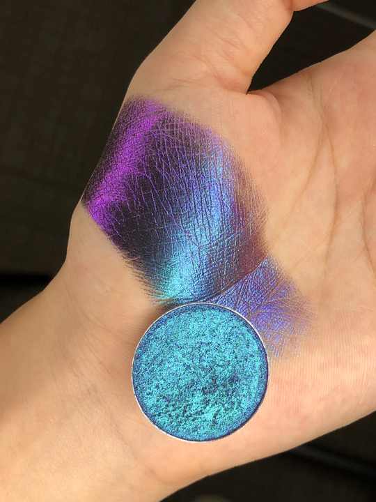 28 Color Makeup Kit Private Label Metallic Pigmented Pressed Shiny Sparkly Glitter Mutil Chrome Eyeshadow Palette 