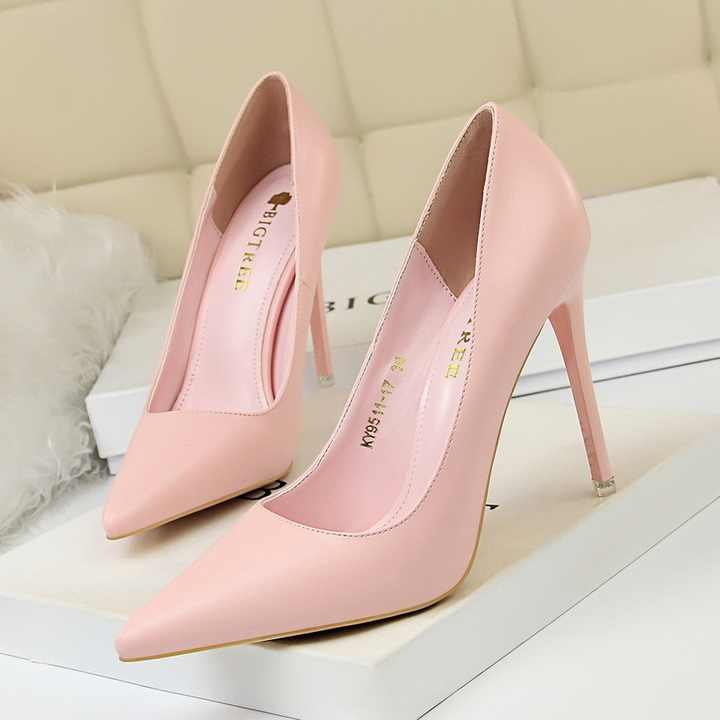 Simple and fashionable stiletto heels for women 