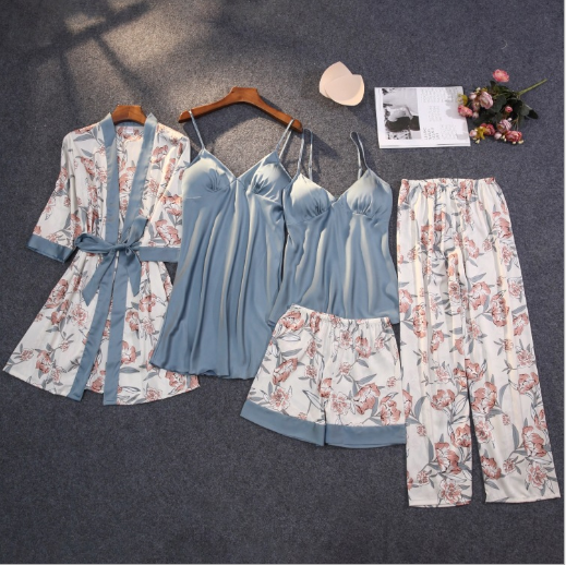 بدلات نوم نسائيه,Women's sleepwear